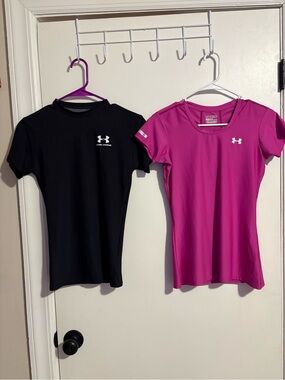 Under Armour Women's Short Sleeve Fitted Tees Sz S - Set of 2